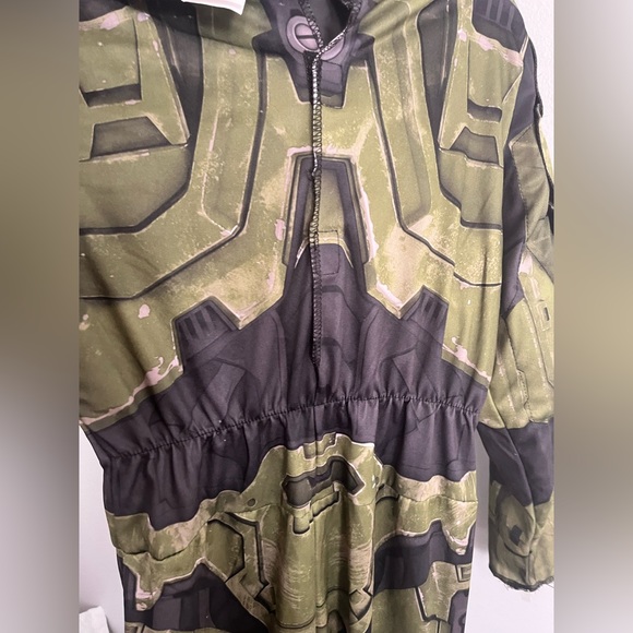 NWT Halo Infinite Master Chief Padded Muscle Light Up Mask & Video Game Jumpsuit - Picture 11 of 16